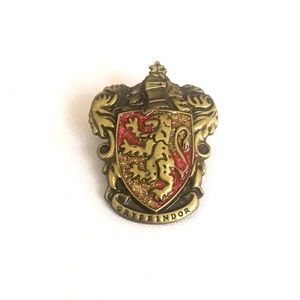 🍏50% OFF/3+...Gryffindor Emblem Pin (Harry Potter)
